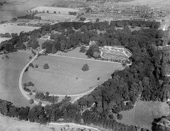 Pittencrieff Park, Dunfermline.  Oblique aerial photograph taken facing north-west.