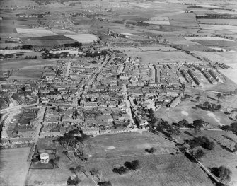 Lochgelly, general view, showing High Street and Bank Street.  Oblique aerial photograph taken facing north.