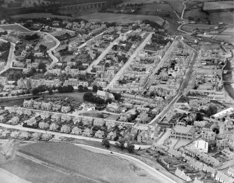 Stonehaven, general view, showing St James the Great Episcopal Church and Allardice Street.  Oblique aerial photograph taken facing north.