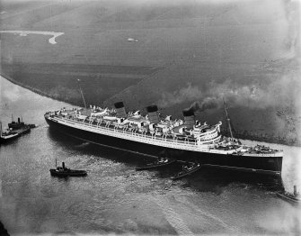 Queen Mary, River Clyde, Clydebank.  Oblique aerial photograph taken facing south.