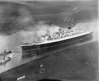 Queen Mary, River Clyde, Clydebank.  Oblique aerial photograph taken facing east.