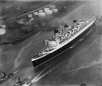 Queen Mary, River Clyde, Bowling.  Oblique aerial photograph taken facing north-east.