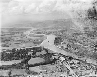 Glasgow, general view, showing Rothesay Dock and Newshot Island.  Oblique aerial photograph taken facing north.  This image has been produced from a damaged negative.