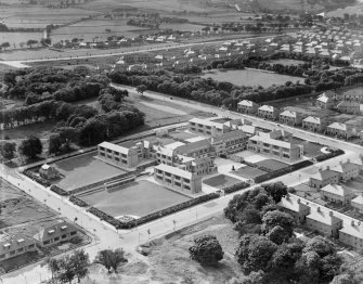 Hilton School, Hilton Road, Aberdeen.  Oblique aerial photograph taken facing north-west.