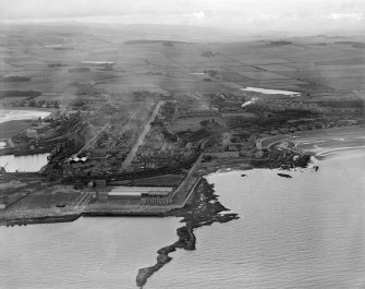 Ardrossan, general view, showing Glasgow Street and Castle Hill.  Oblique aerial photograph taken facing north.