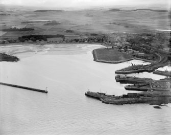 Ardrossan, general view, showing Ardrossan Harbour and North Crescent Road.  Oblique aerial photograph taken facing north.