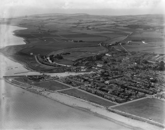 Girvan, general view, showing Girvan Harbour and Louisa Drive.  Oblique aerial photograph taken facing north-east.