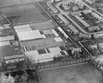 David Lowe Market Garden, East Loan, Prestonpans.  Oblique aerial photograph taken facing east.