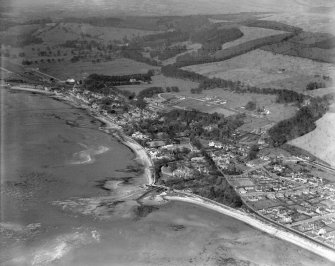 Fairlie, general view, showing Fairlie House and Main Road.  Oblique aerial photograph taken facing north-east.