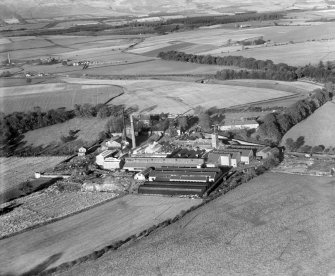 JA Weir Ltd. Kilbagie Mill, Kilbagie.  Oblique aerial photograph taken facing north-east.