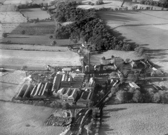 JA Weir Ltd. Kilbagie Mill, Kilbagie.  Oblique aerial photograph taken facing north-west.