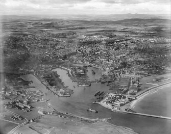 Aberdeen Harbour.  Oblique aerial photograph taken facing north-west.