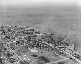 Fraserburgh Harbour and South Parish Church, Seaforth Street, Fraserburgh.  Oblique aerial photograph taken facing north-east.