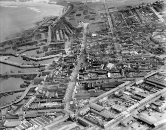 Fraserburgh, general view, showing Saltoun Square and Shore Street.  Oblique aerial photograph taken facing south.