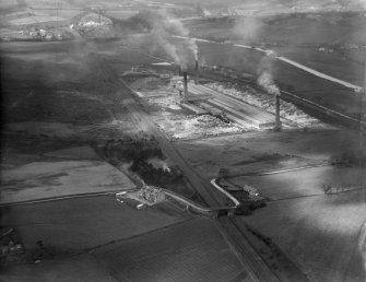 John G Stein and Co. Ltd., Castlecary Brickworks.  Oblique aerial photograph taken facing west.