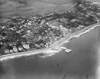 Kirn, general view, showing Kirn Jetty and Alexandra Parade.  Oblique aerial photograph taken facing north.