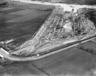 King George V Dock, Shieldhall, Glasgow.  Excavation of basin. Oblique aerial photograph taken facing north.
