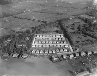 Lyndhurst Housing Estate, Dundee.  Oblique aerial photograph taken facing east.