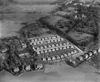 Lyndhurst Housing Estate, Dundee.  Oblique aerial photograph taken facing east.