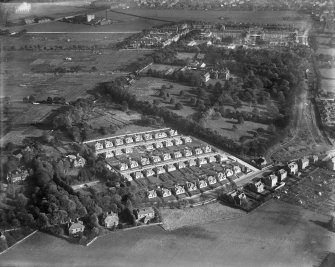 Lyndhurst Housing Estate, Dundee.  Oblique aerial photograph taken facing east.