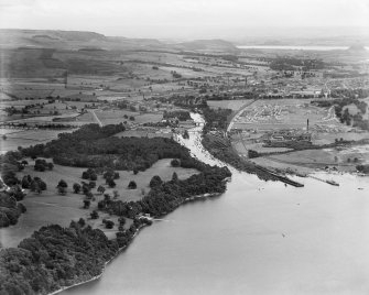 Balloch, general view, showing Balloch Bridge and Heather Avenue.  Oblique aerial photograph taken facing south.