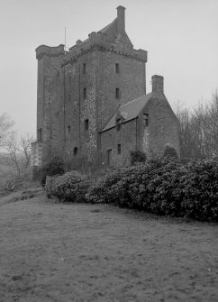 Kinnaird Castle.
General view.