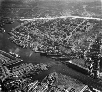 Harland and Wolff Shipbuilding Yard, Clydebrae Street, Govan, Glasgow.  Oblique aerial photograph taken facing south.  This image has been produced from a crop marked negative.