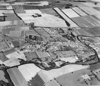Haddington, general view, showing Neilson Park and Market Street.  Oblique aerial photograph taken facing north.