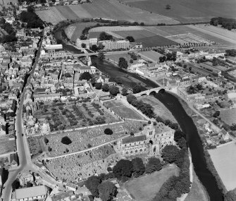 Haddington, general view, showing St Mary's Parish Church and Nungate Bridge.  Oblique aerial photograph taken facing north.