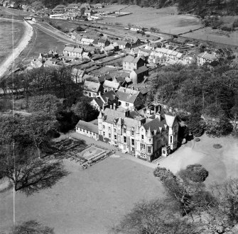 Craigflower School, Low Causeway, Torryburn.  Oblique aerial photograph taken facing north-west.  This image has been produced from a crop marked negative.