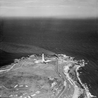 Girdleness Lighthouse, Greyhope Road, Aberdeen.  Oblique aerial photograph taken facing north-east.