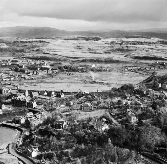 Oban, general view, showing Glenshellach Terrace and Soroba Road.  Oblique aerial photograph taken facing south-east.