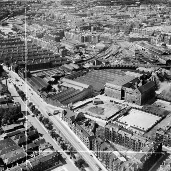 Edinburgh, general view, showing William Younger and Co. Ltd. Moray Park Maltings and London Road.  Oblique aerial photograph taken facing north.  This image has been produced from a crop marked negative.