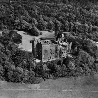 Castle Wemyss, Wemyss Bay.  Oblique aerial photograph taken facing east.  This image has been produced from a crop marked negative.