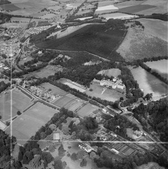 Peebles, general view, showing Hydropathic Hotel, Innerleithen Road and Ven Law.  Oblique aerial photograph taken facing north.  This image has been produced from a crop marked negative.