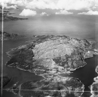 Eilean Shona, general view.  Oblique aerial photograph taken facing west.  This image has been produced from a crop marked negative.
