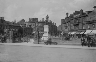 General view of square and Burns statue in Ayr.