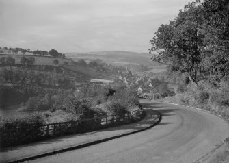 View of Kirkfieldbank from Lanark from roadside.