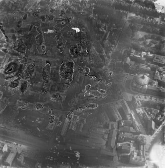 Edinburgh, general view, showing Royal Scottish Museum, Chambers Street and Charles Street.  Oblique aerial photograph taken facing south-east.  This image has been produced from a damaged negative.