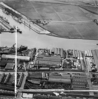 Mechans Ltd. Scotstoun Ironworks and Clyde Structural Iron Co. Clydeside Ironworks, South Street, Glasgow.  Oblique aerial photograph taken facing south-west.  This image has been produced from a crop marked negative.