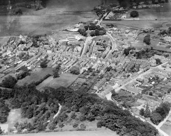 Dingwall, general view, showing High Street and St Clement's Church of Scotland Parish Church.  Oblique aerial photograph taken facing north.