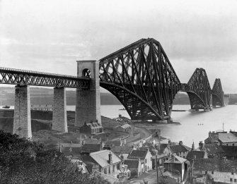 View of the bridge from North Queensferry.
Insc. 'Forth Bridge & N. Queensferry. Co. Cameron.'
Lantern slide.