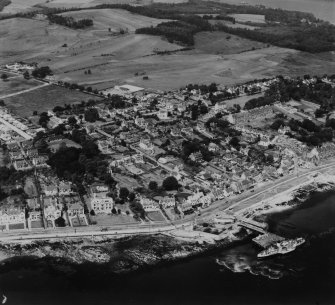 Kirn, general view, showing Alexandra Parade and Stewart Street.  Oblique aerial photograph taken facing north-west.  This image has been produced from a print.