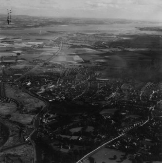 Falkirk, general view, showing Dollar Park and Dalderse Avenue.  Oblique aerial photograph taken facing north-east.  This image has been produced from a damaged print.
