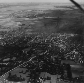 Falkirk, general view, showing Dollar Park and Weir Street.  Oblique aerial photograph taken facing east.  This image has been produced from a print.