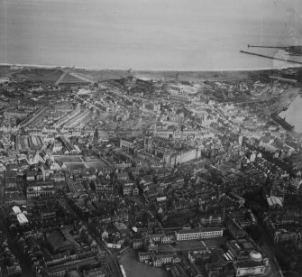Aberdeen, general view, showing Robert Gordon's College, Schoolhill and University of Aberdeen Marischal College.  Oblique aerial photograph taken facing east.  This image has been produced from a print.