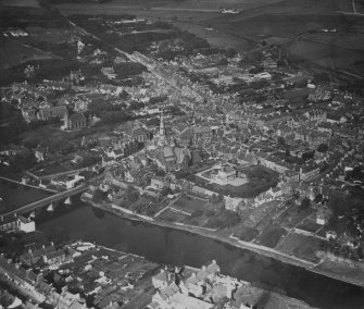 Irvine, general view, showing Trinity Free Church, Bridgegate and Eglinton Street.  Oblique aerial photograph taken facing north.  This image has been produced from a print.