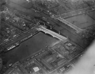 Central Station and George the Fifth and Glasgow Bridges, Glasgow.  Oblique aerial photograph taken facing north-east.  This image has been produced from a print.