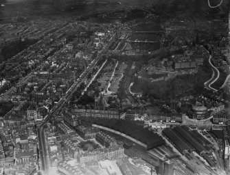 Edinburgh, general view, showing Princes Street and Edinburgh Castle.  Oblique aerial photograph taken facing north-east.  This image has been produced from a marked print.