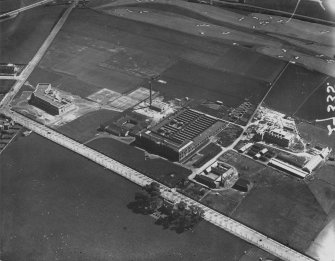 Chemistry and Zoology Buildings, King's Buildings, University of Edinburgh, West Mains Road, Edinburgh.  Crew Building under construction.  Oblique aerial photograph taken facing south.  This image has been produced from a marked print.